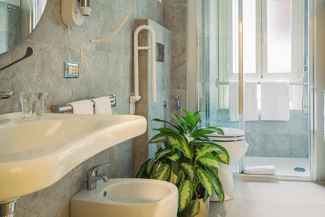 Waterfront Suites Cagliari Buitenkant foto